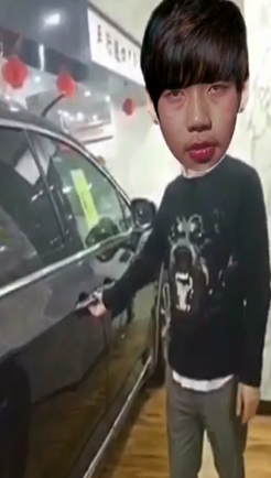 脑被门夹了吧